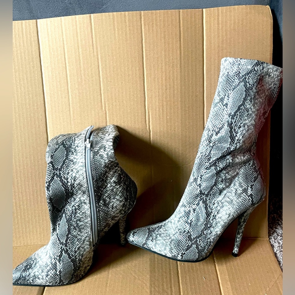 Fashion Nova Bonnie snakeskin heels
